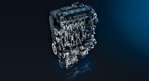 Kế thừa động cơ diesel nổi tiếng thế giới của Peugeot , cùng với sự xuất sắc về mặt kỹ thuật trong ngành ôtô, động cơ HDi tuân thủ các tiêu chuẩn khí thải Euro 6, mang lại hiệu quả tiêu thụ nhiên liệu cũng như giảm lượng khí thải CO2. Dưới nắp ca-pô của Peugeot Traveller là khối động cơ diesel HDi thân thiện với môi trường, mạnh mẽ và hiệu quả, kết hợp sự êm ái khi vận hành cùng với giảm thiểu mức tiêu thụ nhiên liệu và lượng khí thải CO₂.
Khối động cơ HDi mạnh mẽ cho công suất 150 mã lực đi kèm hộp số tự động EAT6 hiệu quả cao. Hộp số tự động hoàn toàn 6 cấp và công nghệ Quickshift mang đến khả năng sang số êm ái và linh hoạt cũng như giảm thiểu lượng khí thải CO₂.